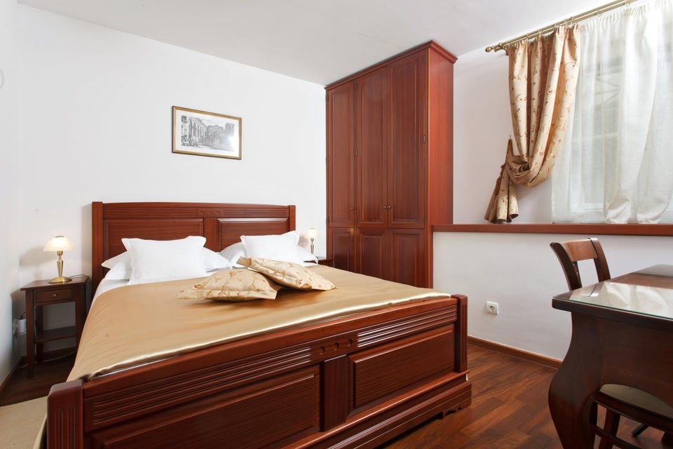 Split Inn Apartments