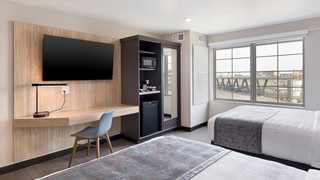 ClubHouse Hotel & Suites Rapid City