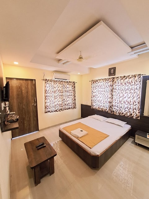 Hotel Sai Neelam