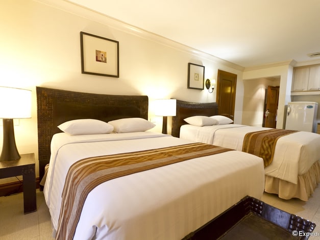 Crown Regency Suites Mactan