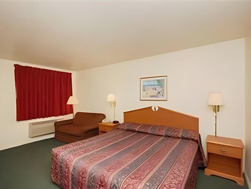 Summit Inn Hempstead