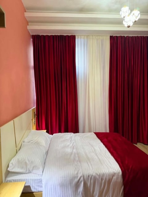 Three Colour Rooms