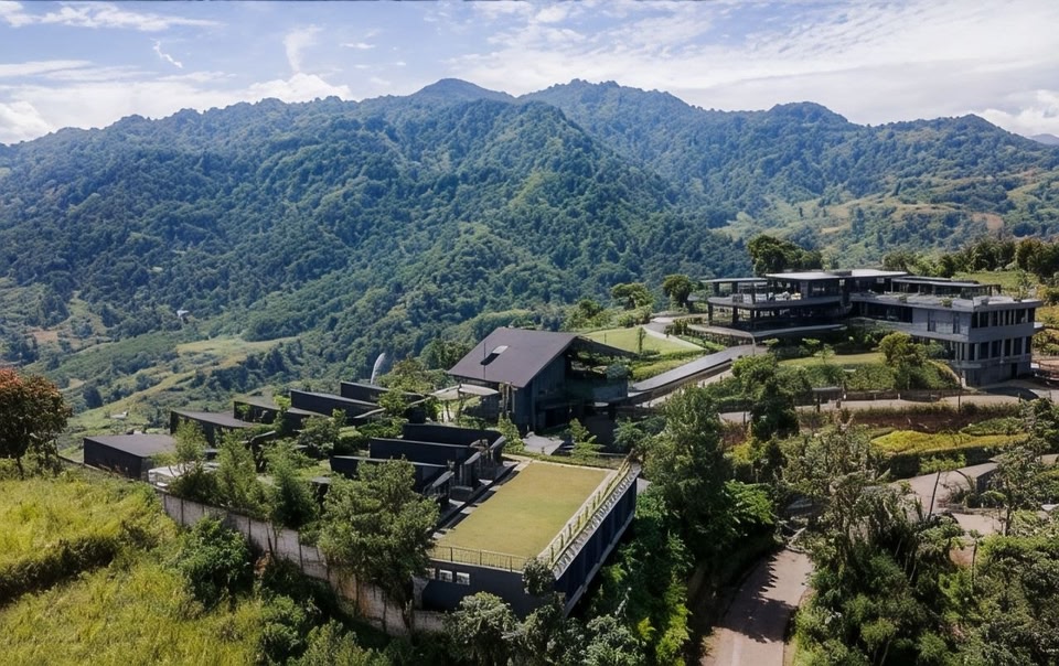 The Upper Clift Resort & Cafe