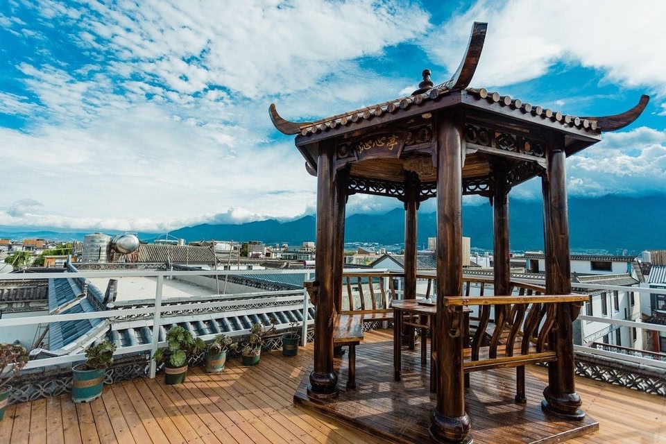 Lianhua Inn