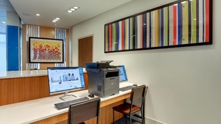 Holiday Inn Express & Suites Roanoke – Civic Center by IHG