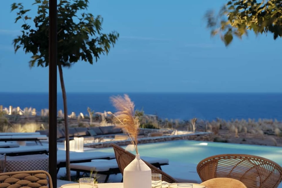 NOS Hotel & Villas