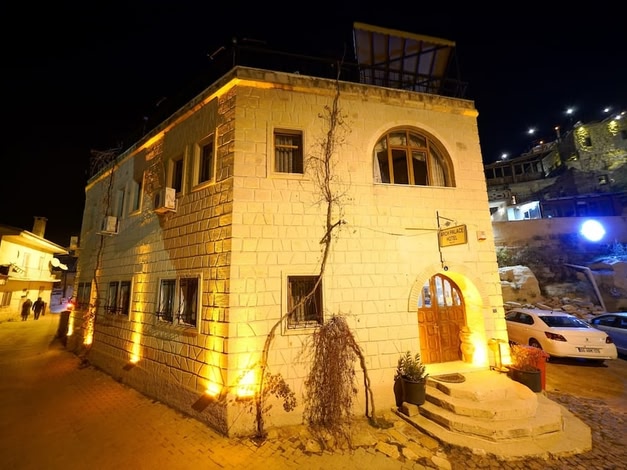 Arch Palace