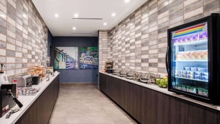 La Quinta Inn & Suites by Wyndham Chattanooga Downtown/South