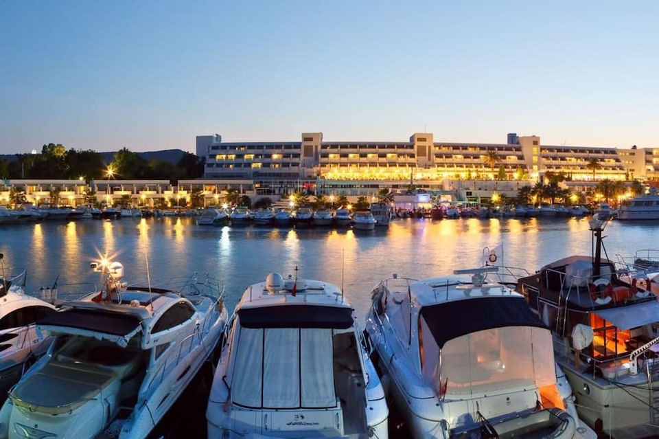 Altin Yunus Hotel & Spa - Çeşme, İzmir, gecelik 9.754 TL başlangıç  fi