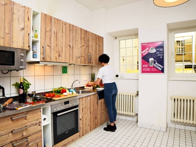 Amstel House Hostel