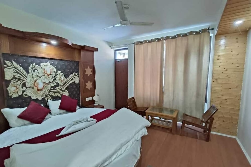 Hotel Devlok Regency
