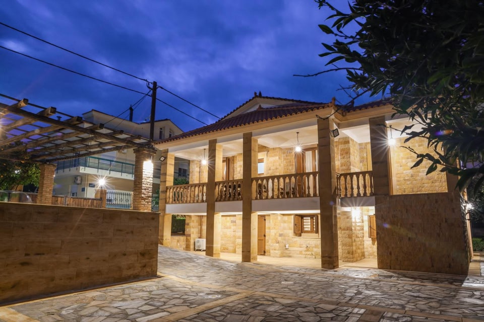Archontiko Frideriki Luxury Apartments