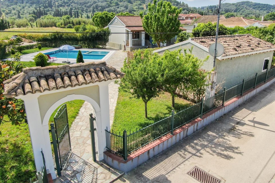 Mini Country House