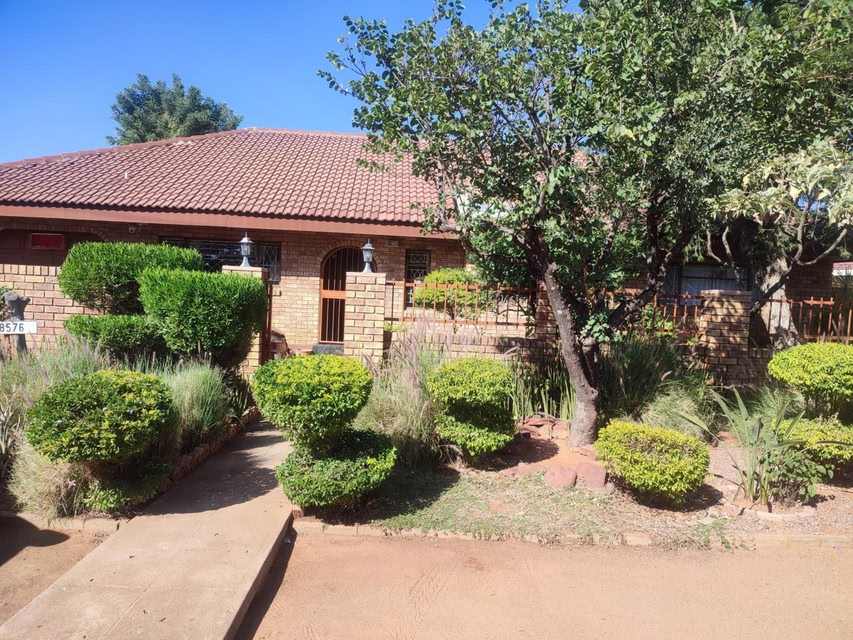 Ditshane Lodge