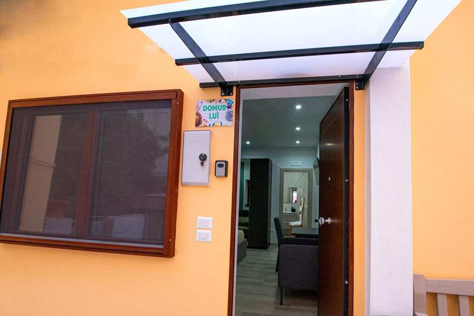 Domus luì