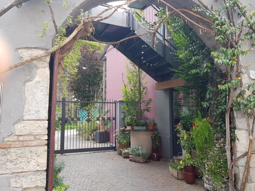 Antica Corte Como con Balcone