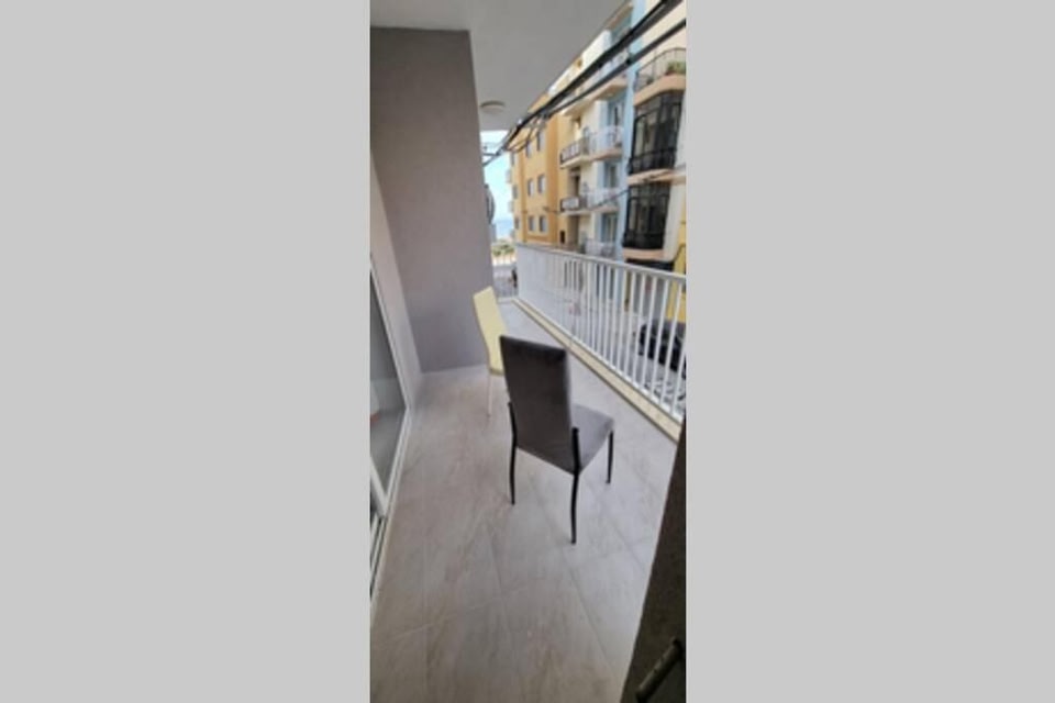 SeaView 2 Double Bedroom Modern Apartment