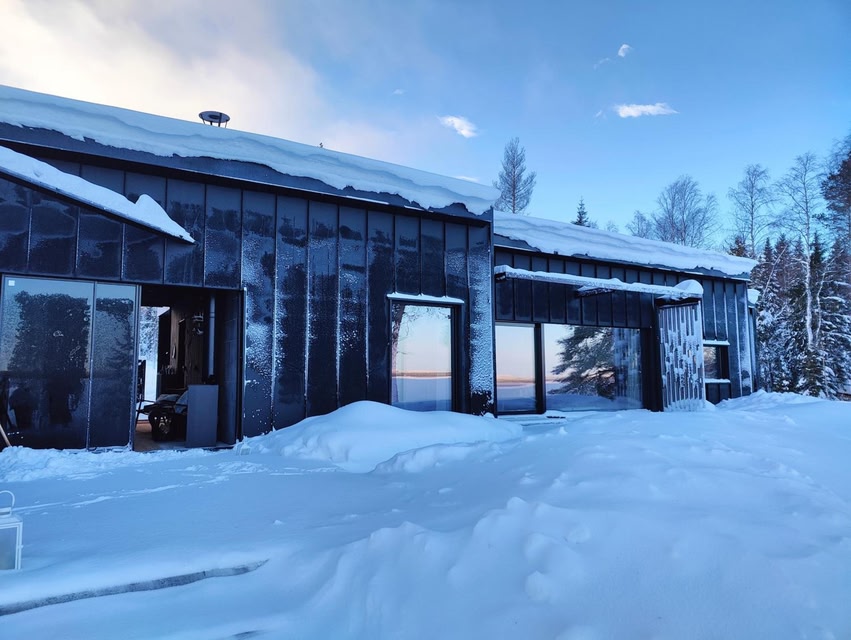 Arctic Aurora Hideaway