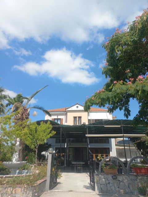 Val's Place
