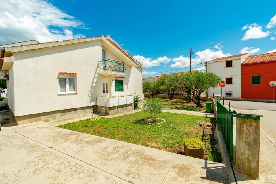 LUKA Apartment