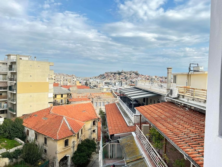 Surrounded View