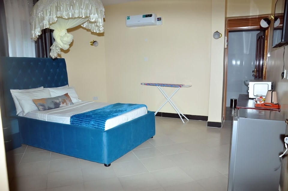 Global Village Resort, Pakwach