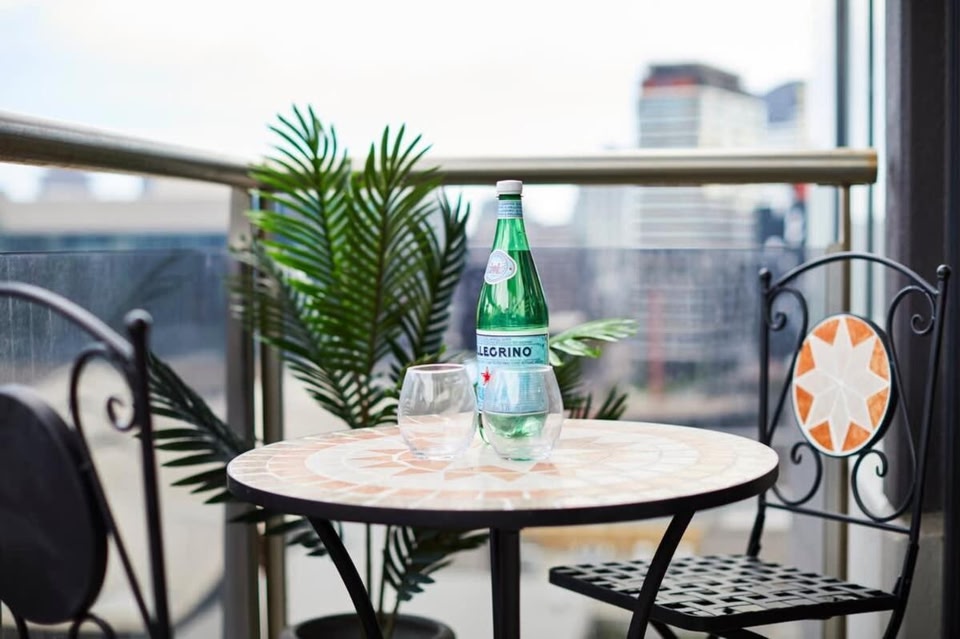 Melbourne CBD Apartment City Views Pool & Parking