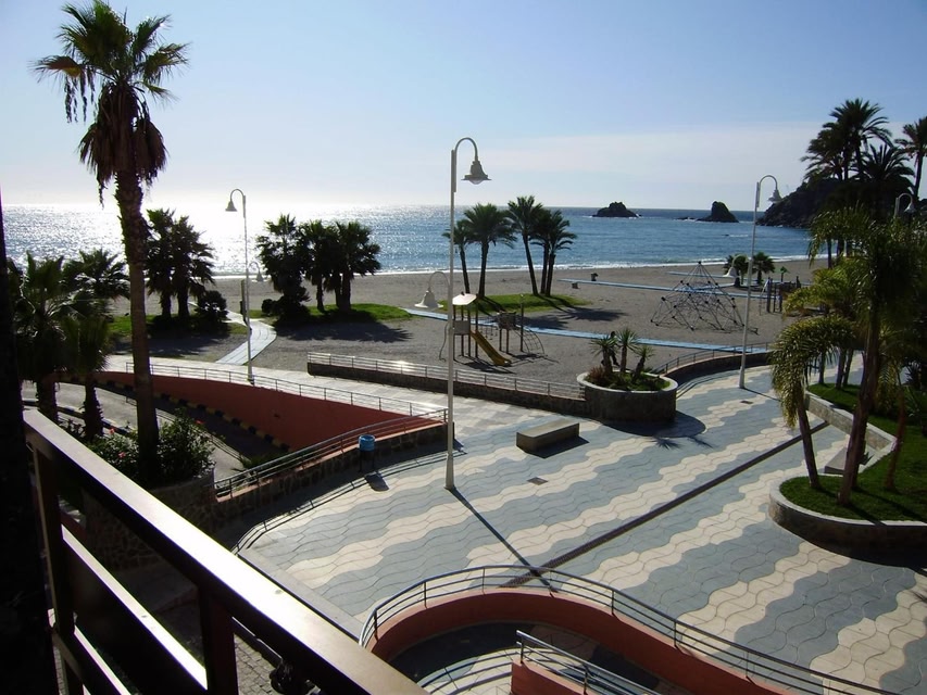 CENTRO-PRIMERA Linea DE Playa