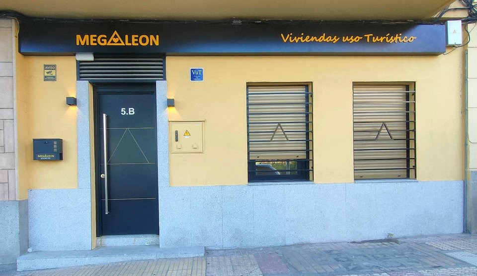 Apartamentos Megaleon