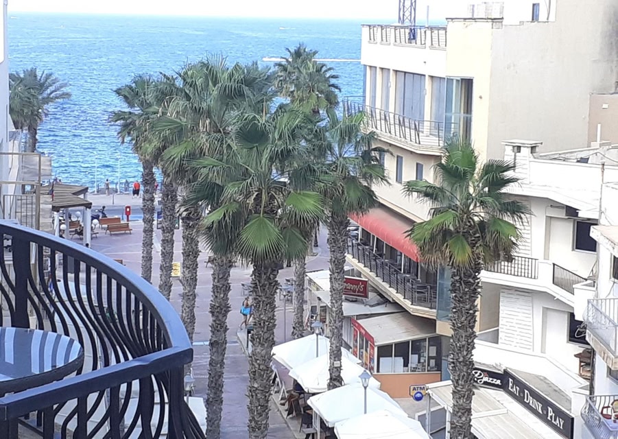 Perfect Tourist Accommodation in Bugibba square!