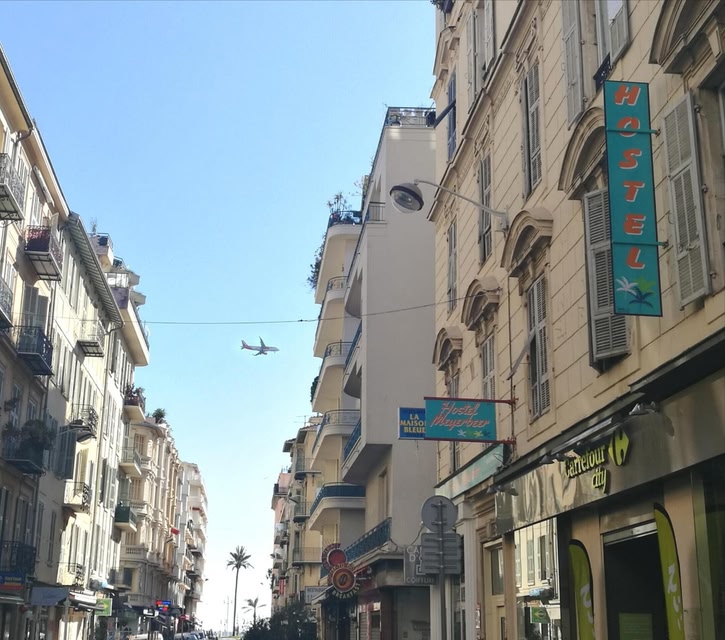 HOSTEL Meyerbeer - Rooms and Apartments