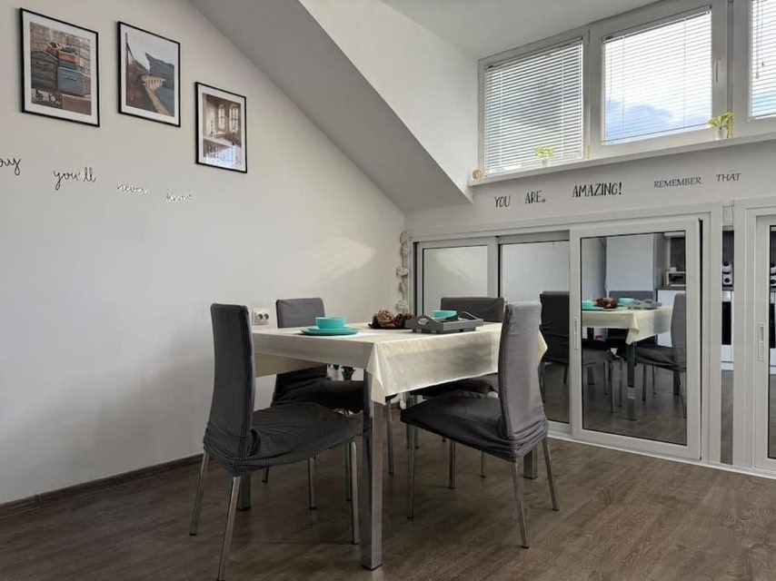 Comfy Studio by Cosher