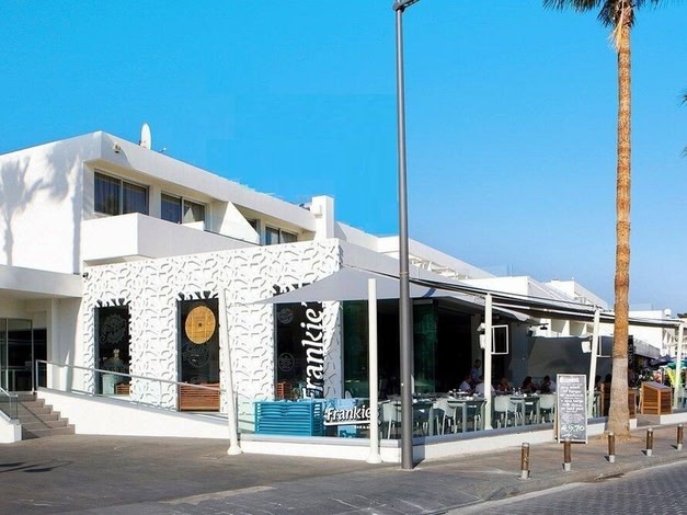 Melpo Antia Hotel & Suites