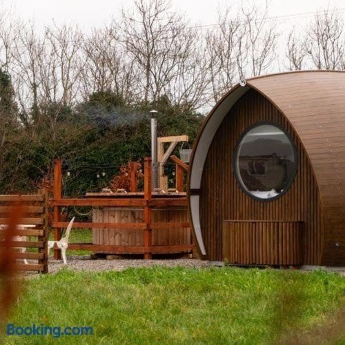 Hidden Acres- Luxury Glamping Pod Mint