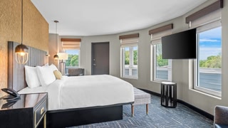 Beacon Suites Hotel