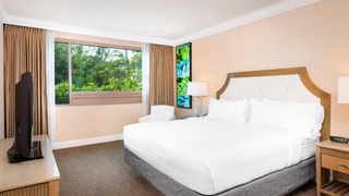 DoubleTree by Hilton San Diego Bayside