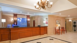 Holiday Inn Express & Suites Clifton Park by IHG