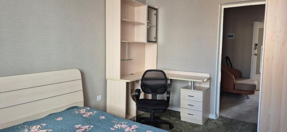 Spacious 2-Floor House in a Convenient Location