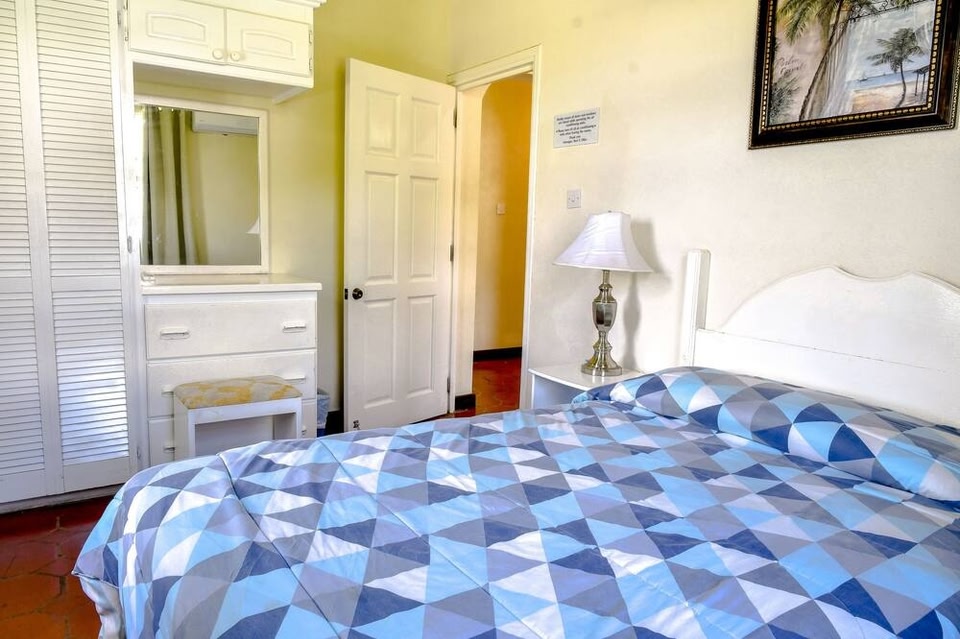 Best E Villas Prospect St James