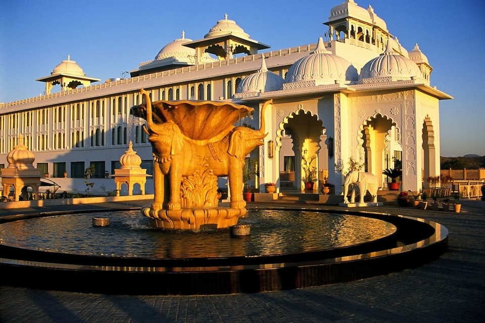Radisson Blu Udaipur Palace Resort & Spa