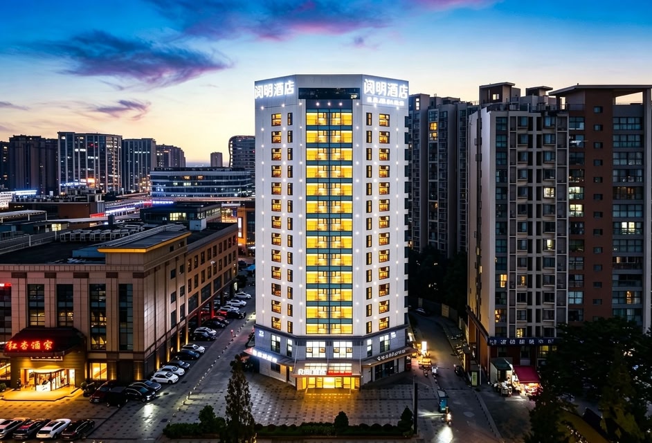 Your Moving Hotel