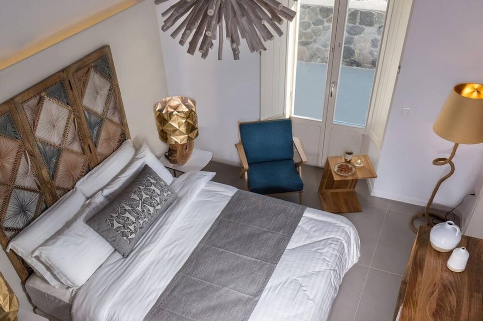 One Bedroom Panoramic - White Co