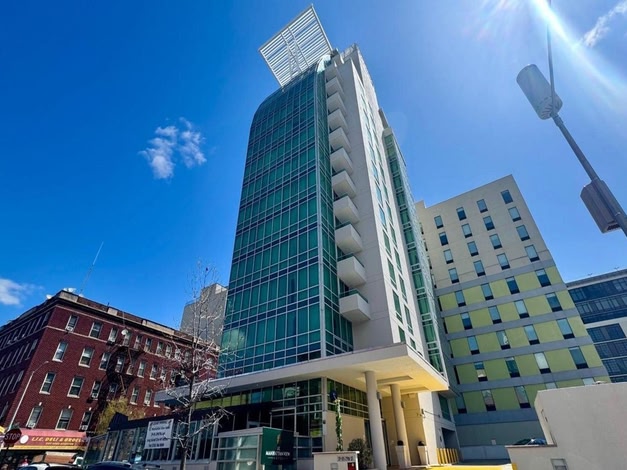 LIC Manhattan View Hotel