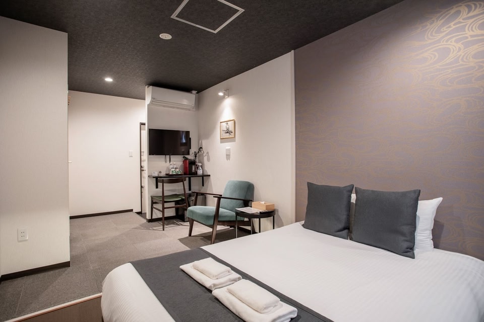 【YUYU Ukiyoe HOTEL】Ten Minutes to USJ|1-minute Walk to Station | Newly Built Hotel