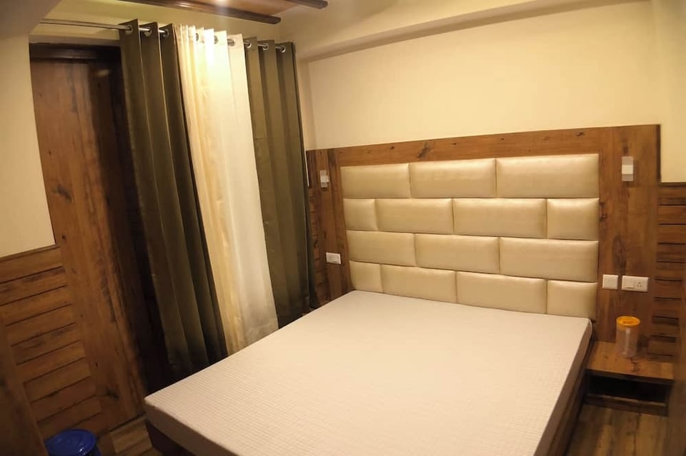 Backwoods B&B Mall Road Shimla