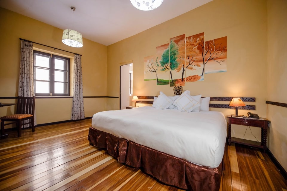 Yabar Hotel Plaza