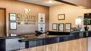 Quality Inn & Suites Davenport Near I-80