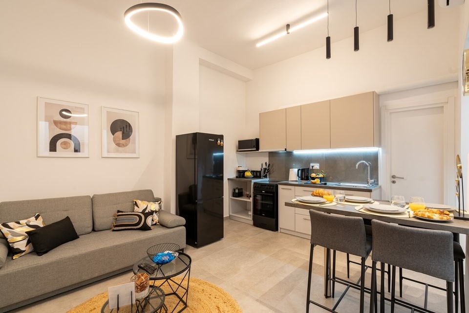 Urban Harbor Getaway