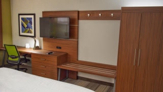 Holiday Inn Express & Suites Moore by IHG