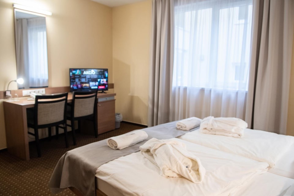 CE Plaza Hotel